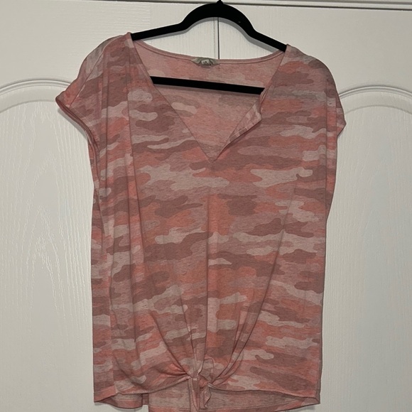 Lucky Brand Pink Camo Women's Top size Large - Picture 1 of 7